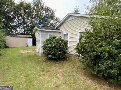 3rd image of 606 E Poplar St