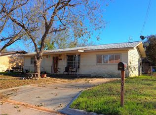 501 E Kerr St, Kerr, TX 78611