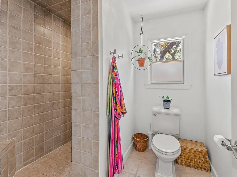 1113 W Oltorf St — Photo 18