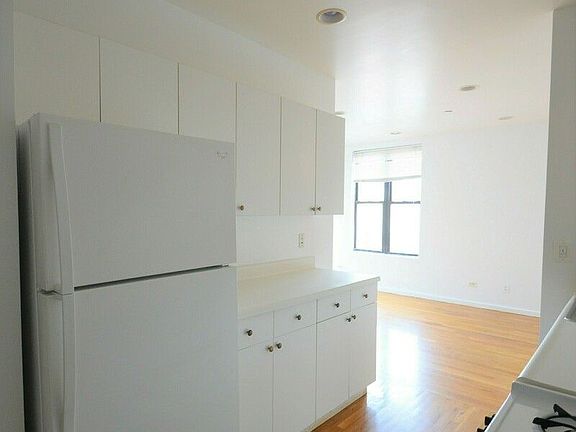 4th image of 500 W 148th St