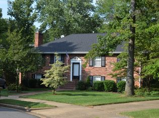 8417 Masters Ct, Alexandria, VA 22308