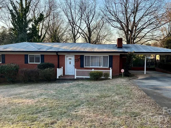 1009 Robinhood Ln, Kannapolis, NC 28081