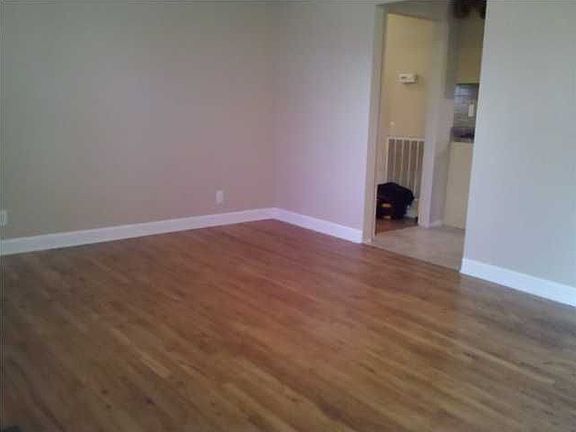 2nd image of 1711 Strawberry Ln