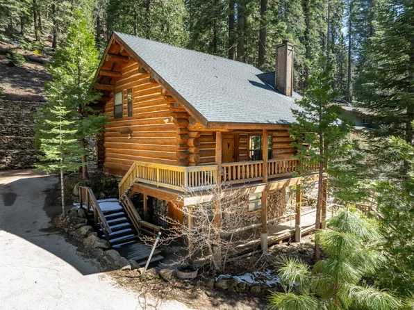 7426 Henness Ridge Rd, Yosemite National Park, CA 95389