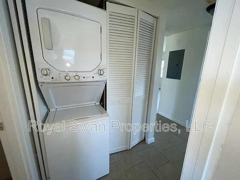 1920 E Edgewood Dr E #N1 — Photo 15