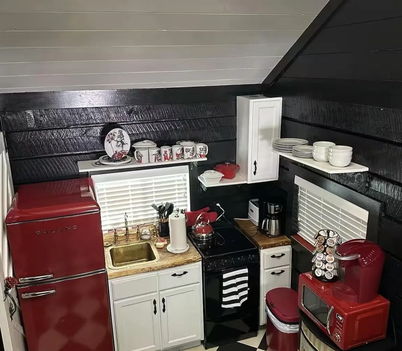 2 bed, 500 sqft, $1,900 — Photo 4