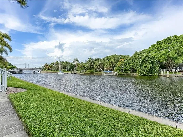 3873 Pompano Dr SE #B — Photo 51