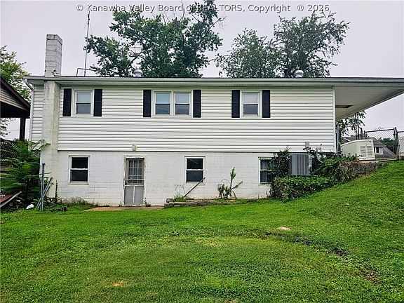 3rd image of 1608 Jefferson Blvd