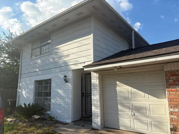 6326 S Briar Bayou Dr, Houston, TX 77072