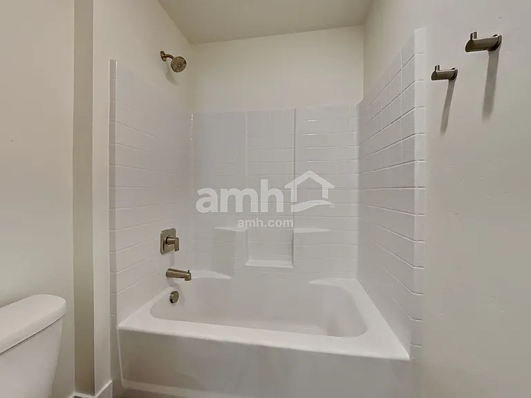 1320 N Alderleaf Ave — Photo 17