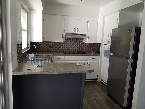 2nd image of 2455 Browning St