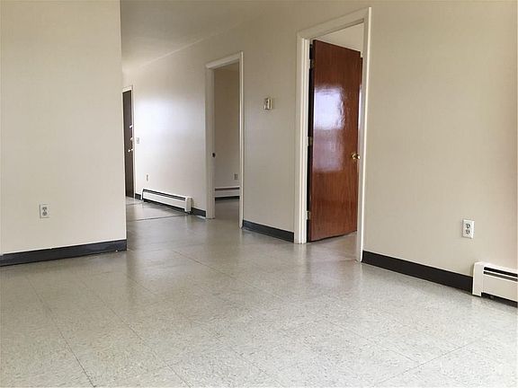 2nd image of 15 Richardson St