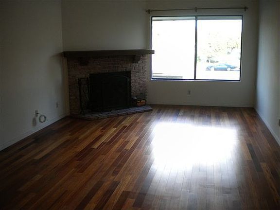 4th image of 166 3rd Ave APT 18