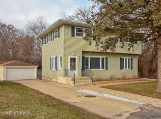6207 Lake Shore Dr, Cary, IL 60013