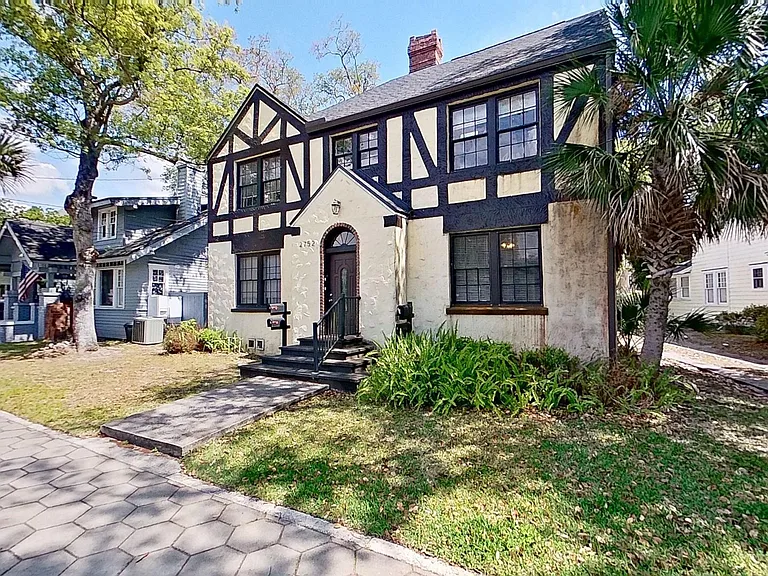 2752 Herschel St Quad — Photo 21