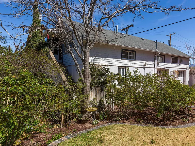 1119 Tijeras Ave NE — Photo 2