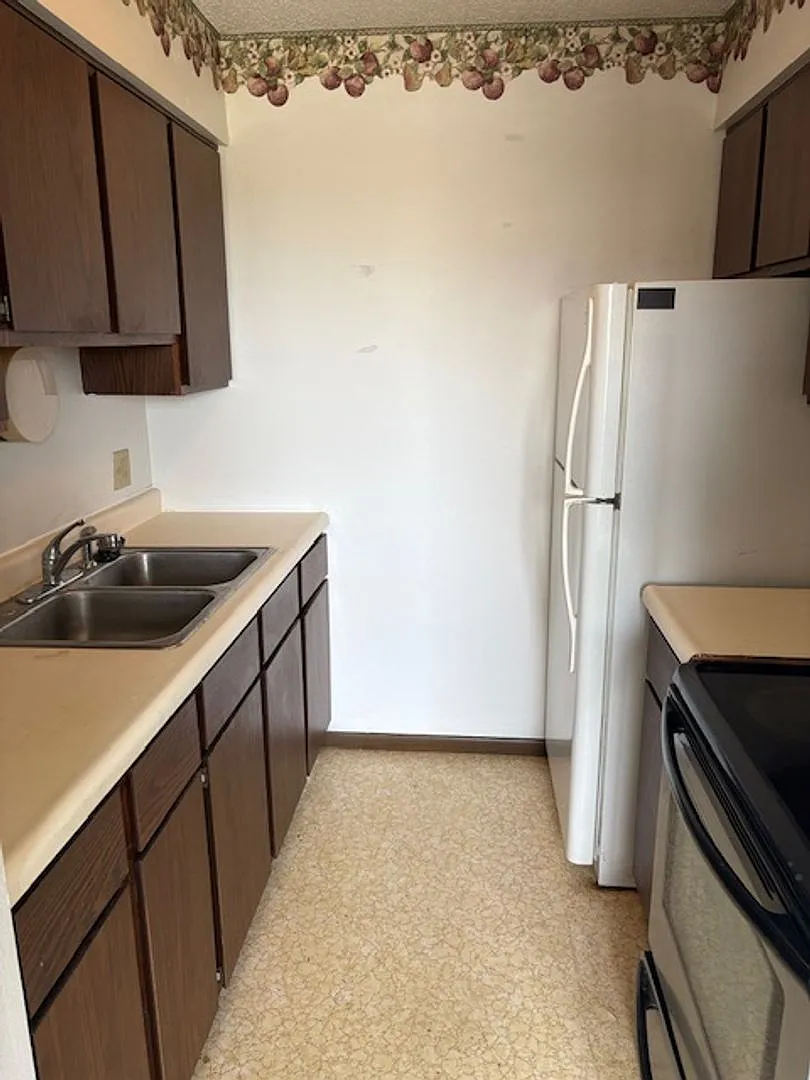 209 Estelle St - Apt C4 — Photo 1
