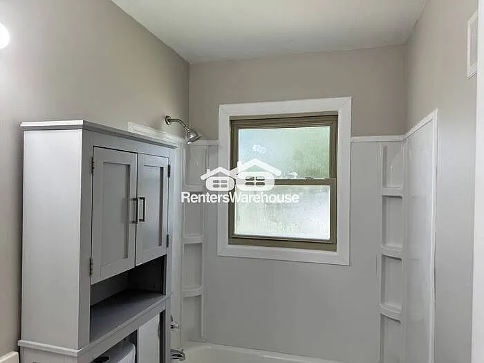10801 Edgecliffe Dr — Photo 13