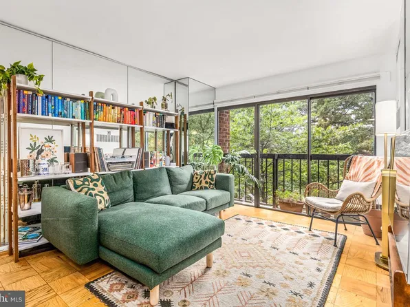 1001 26th St NW APT 306, Washington, DC 20037