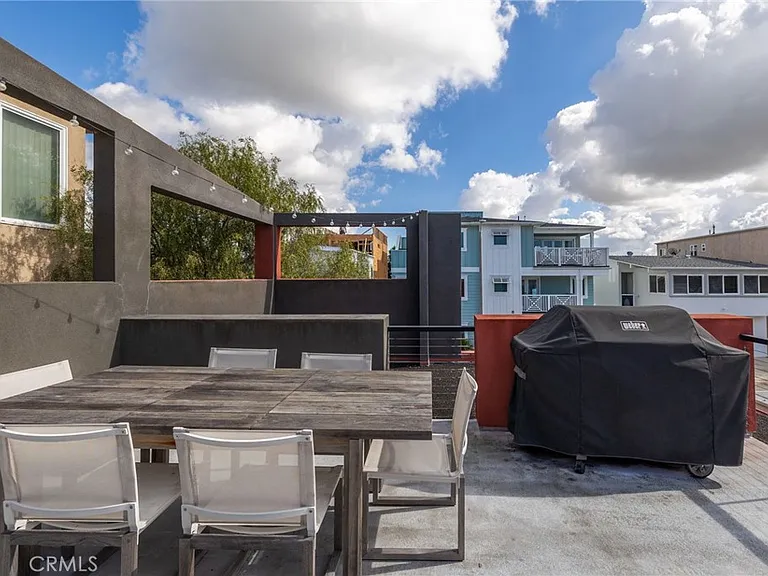 701 Loma Dr — Photo 39
