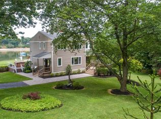 10 Tinker Ln, Setauket, NY 11733