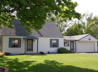 1435 S West Ln, New Berlin, WI 53146