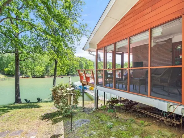 3375 Shoreland Dr, Buford, GA 30518