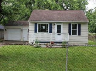 1127 E Mandeville St, Burton, MI 48529