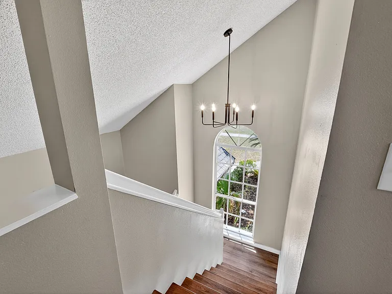 802 Arietta Cir N — Photo 20