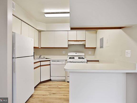 5th image of 7833 Enola St APT Ta11