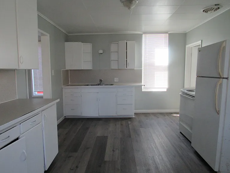 Looking from the dinette area toward kitchen