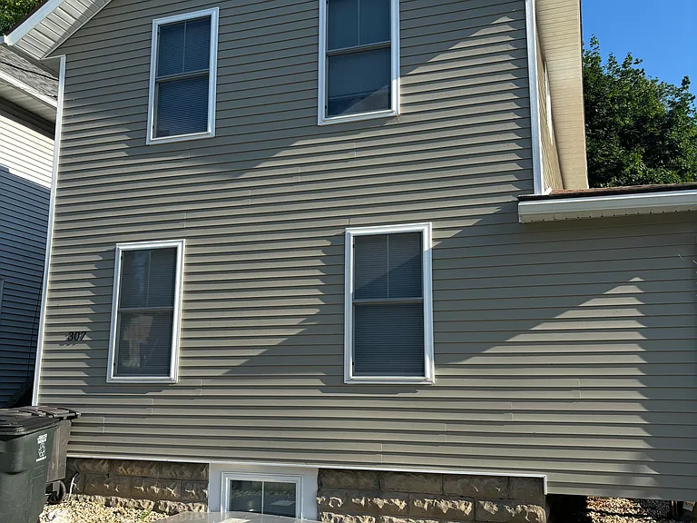 307 E Jefferson St #LOWER — Photo 15