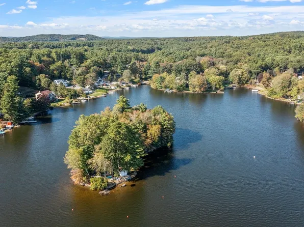 881 Flat Hill Rd, Lunenburg, MA 01462