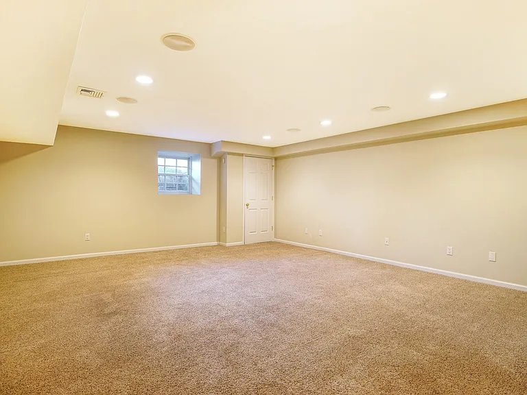66 Apawamis Ave — Photo 19