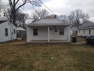 2618 E 8th St Photo 1