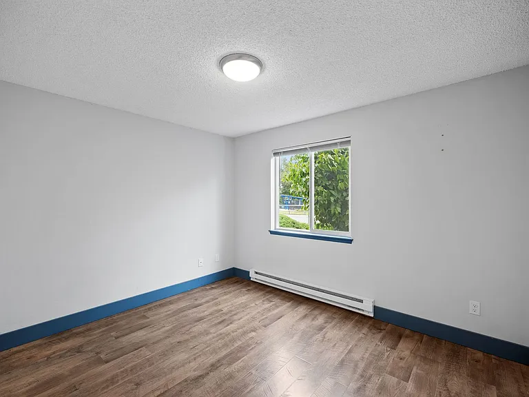 1521 N Bowdish Rd — Photo 17
