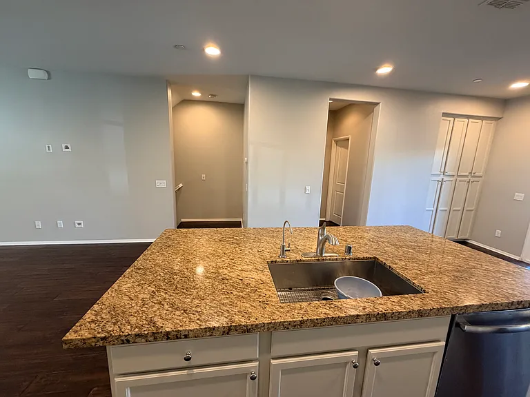 40879 Belleray Ave — Photo 16
