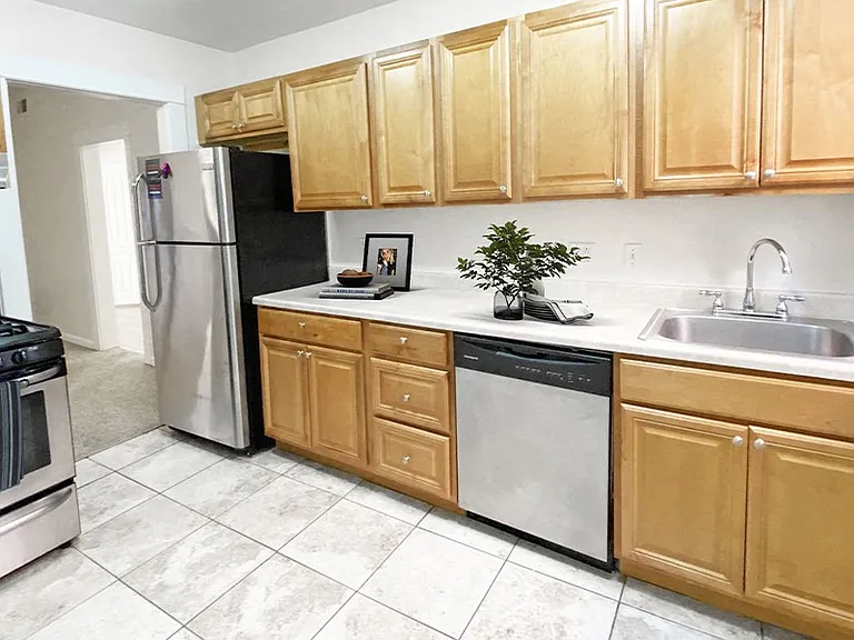 Bellefonte Street Apartments — Photo 11