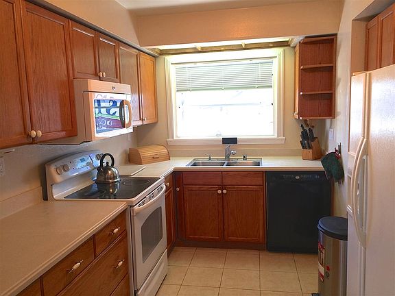 3rd image of 3621 Vista Campana S Unit 29