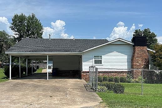 3rd image of 411 W Odle