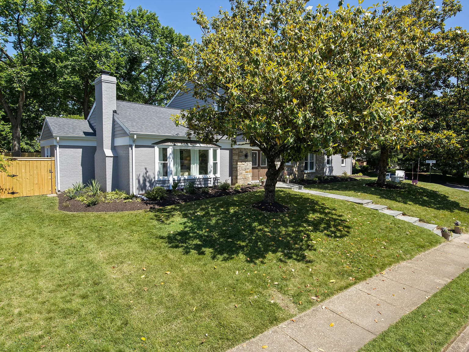 6 bed, 4076 sqft, $9,000 — Photo 3