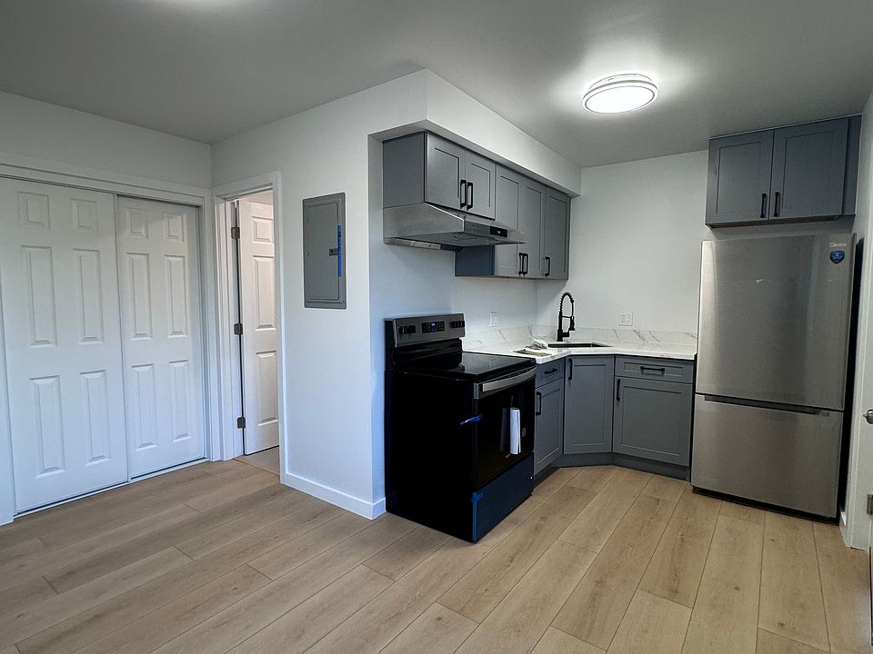 1st image of 290 Ardendale Dr
