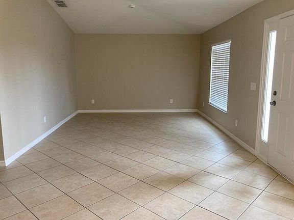 3rd image of 923 NW 12th Ter