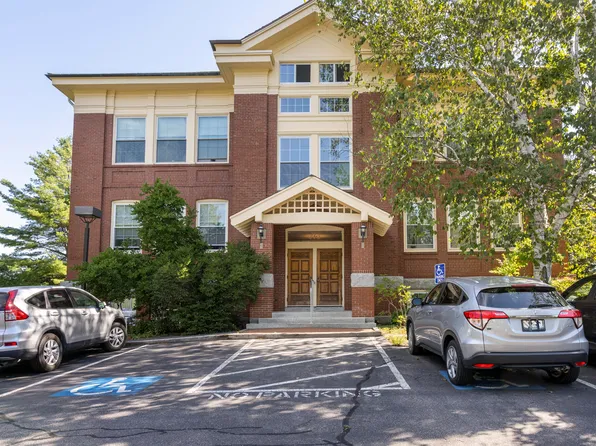 245 Broadway #402, South Portland, ME 04106