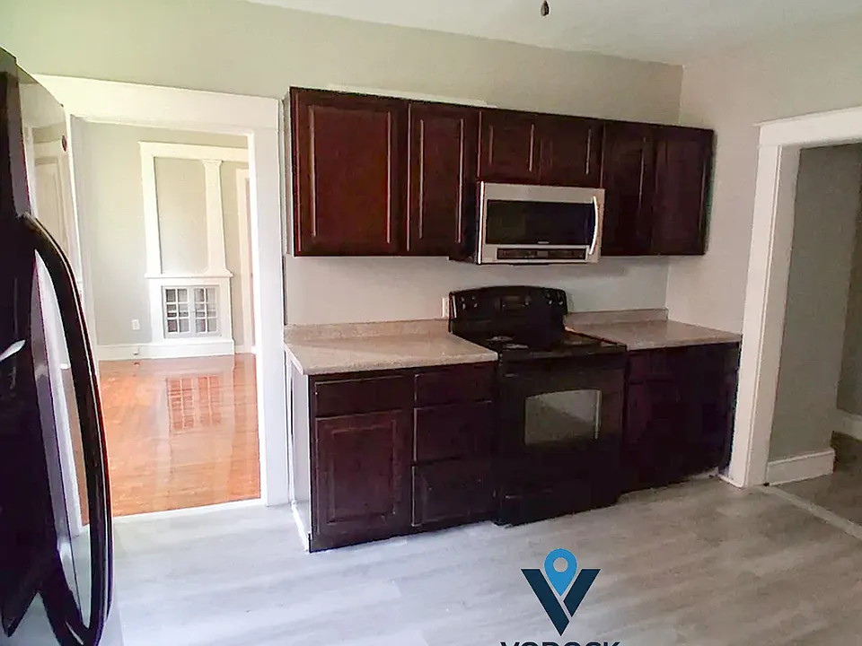 133 Farmington Ave #1
