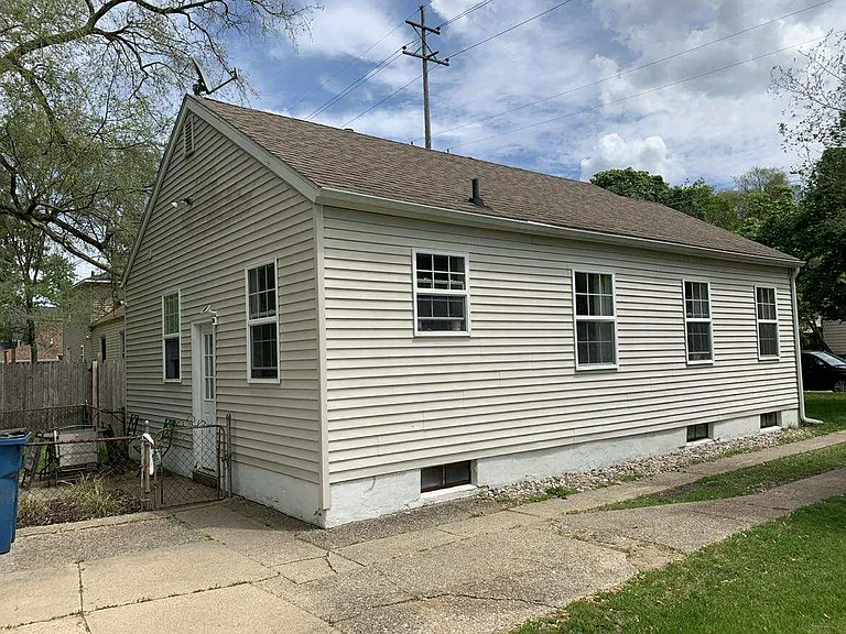 1011 Boston St SE — Photo 13