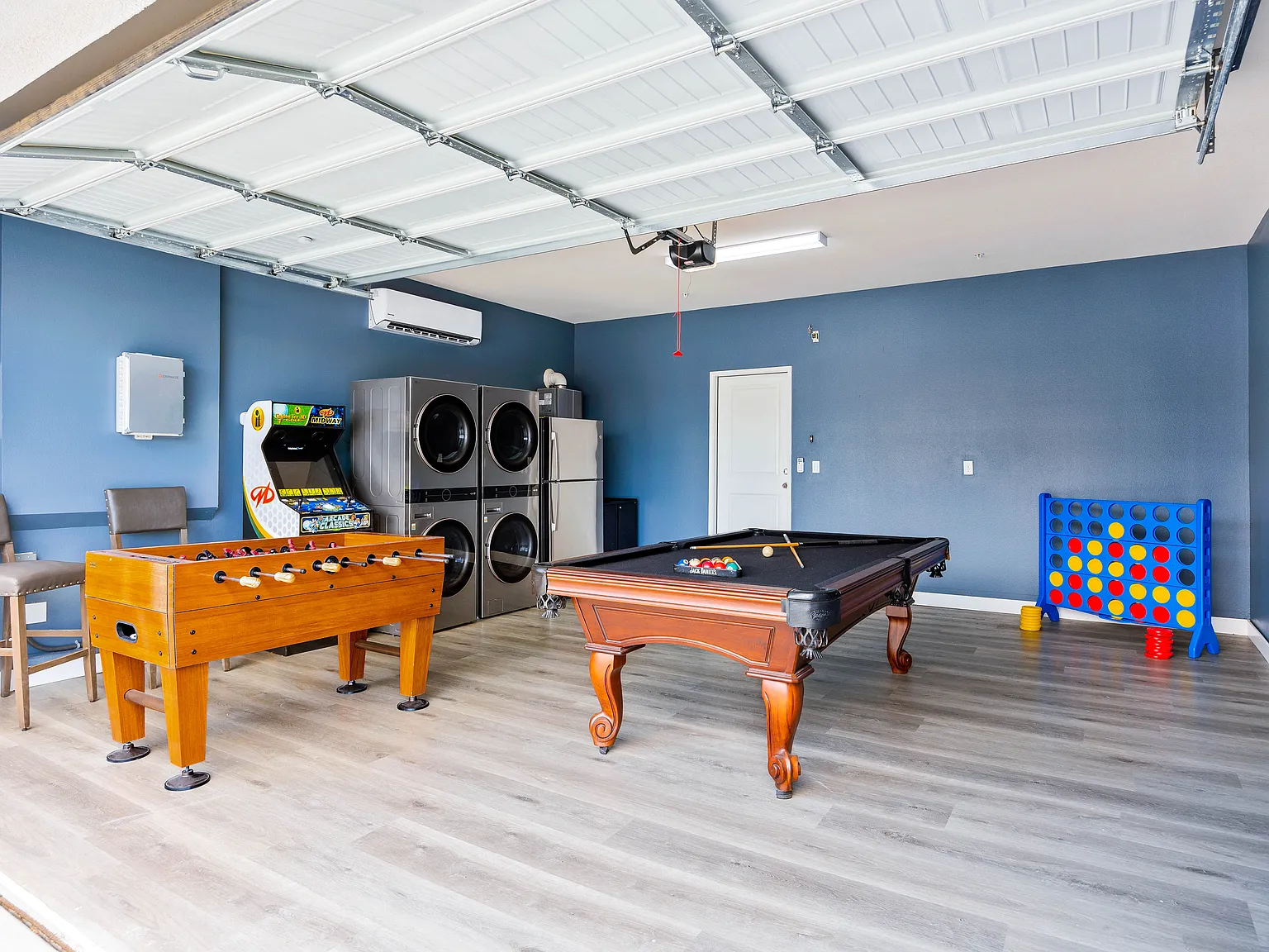 6 bed, 2404 sqft, $12,000 — Photo 3