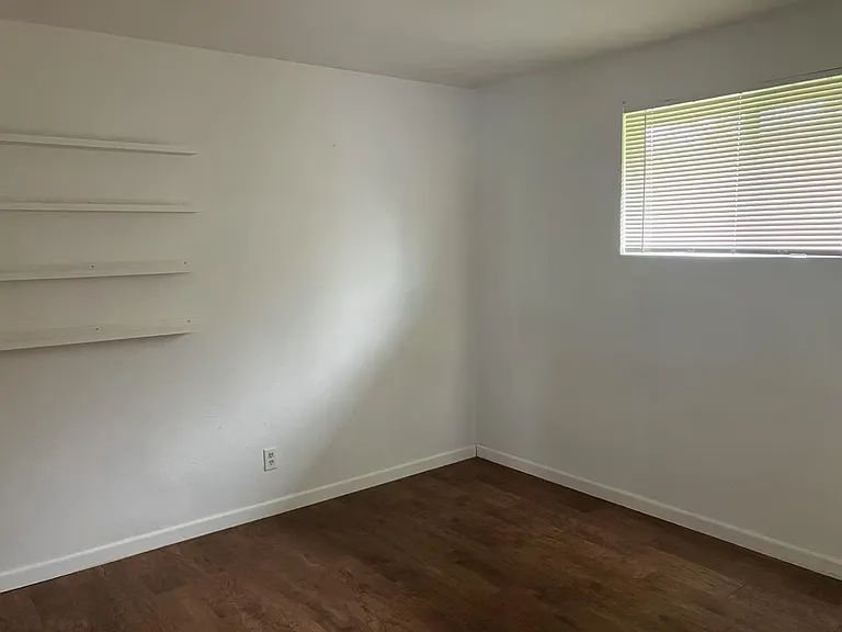 4305 Dillard Rd — Photo 6
