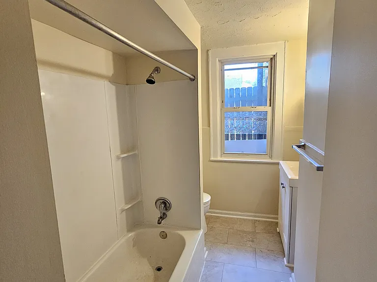 1238 Arkansas Ave #1R — Photo 5