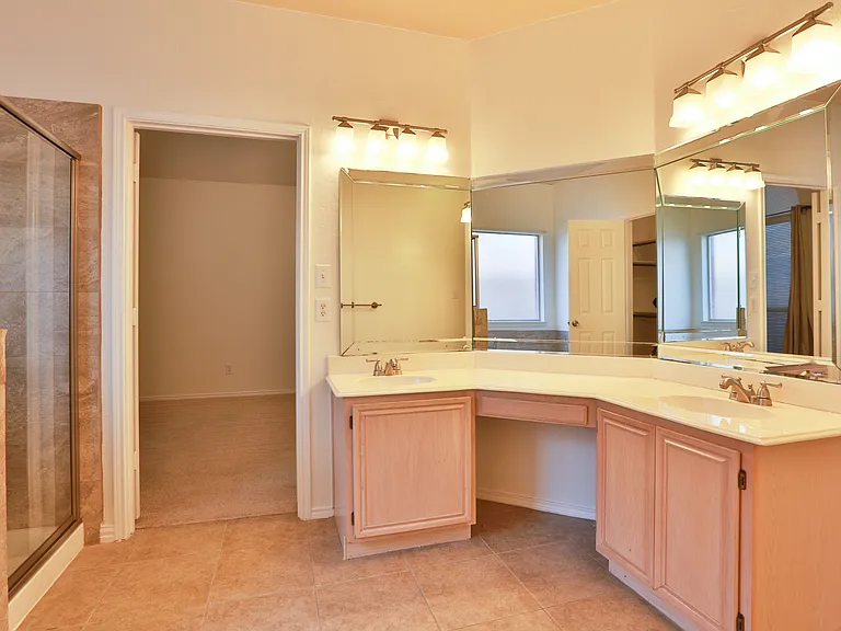 7836 Armor Ln — Photo 10